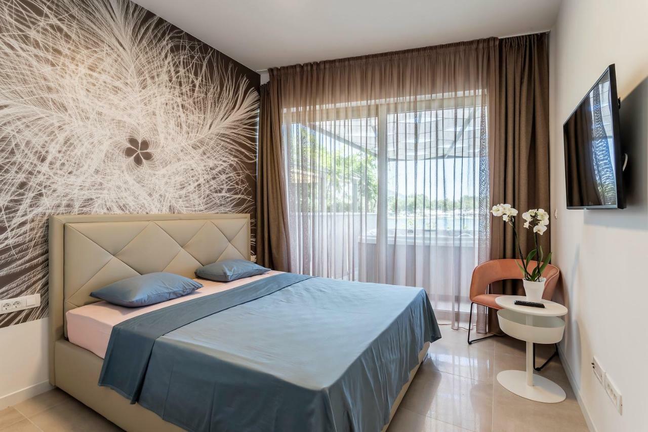 Luxury Apartment With Hot Tub Омиш Экстерьер фото