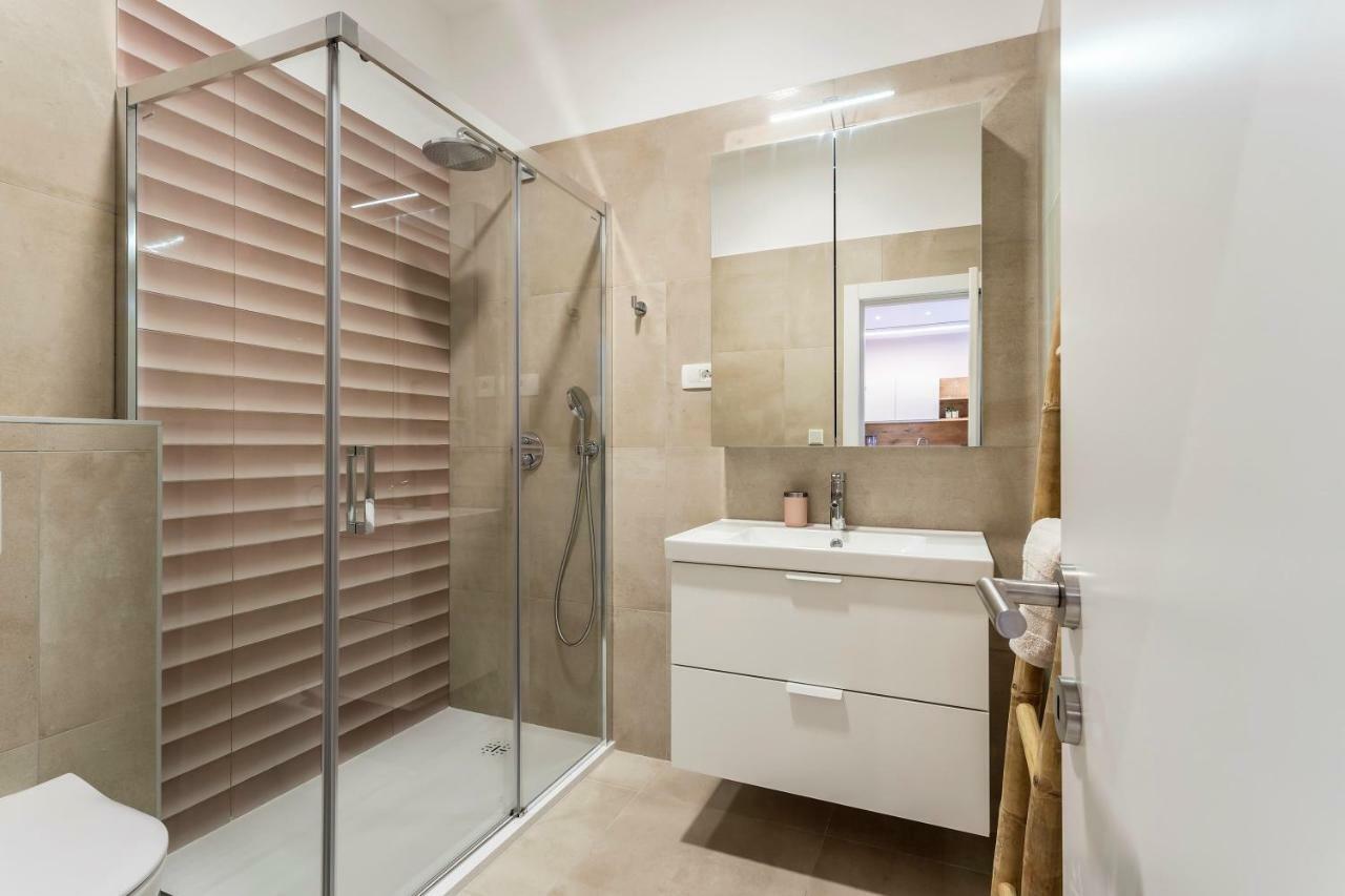 Luxury Apartment With Hot Tub Омиш Экстерьер фото