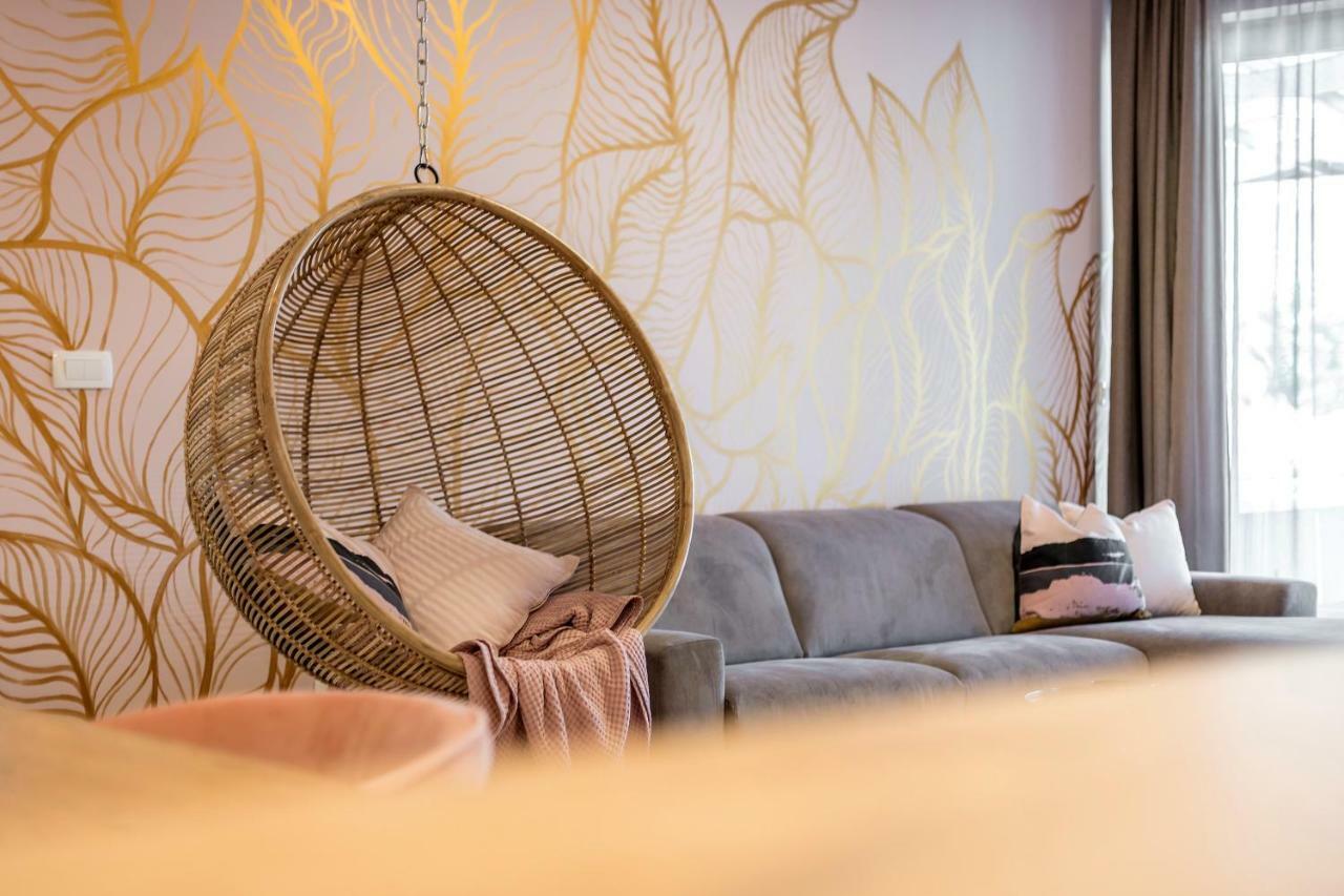 Luxury Apartment With Hot Tub Омиш Экстерьер фото