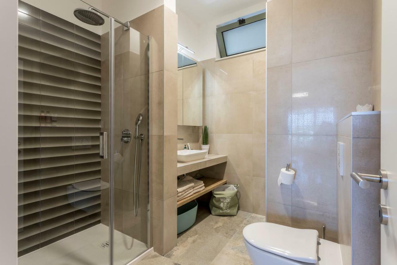 Luxury Apartment With Hot Tub Омиш Экстерьер фото
