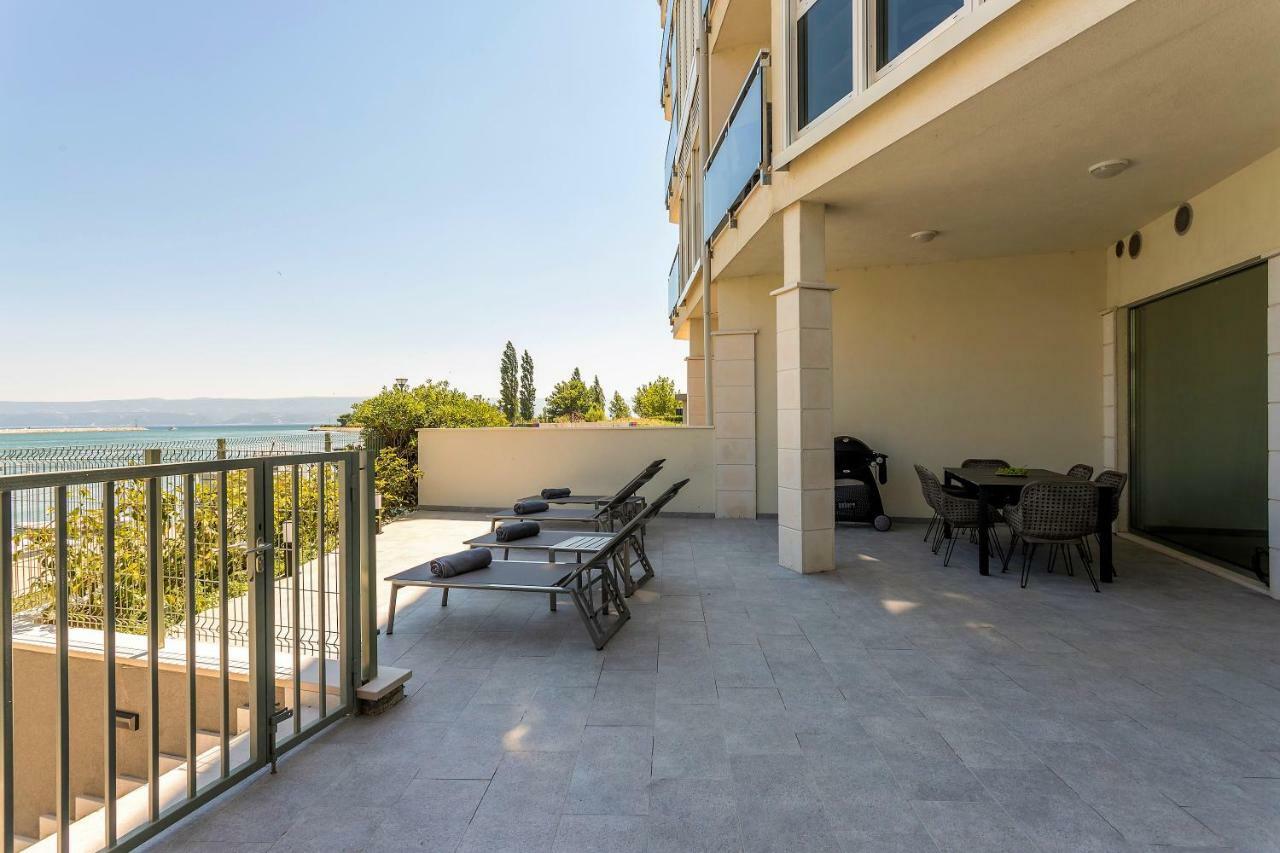 Luxury Apartment With Hot Tub Омиш Экстерьер фото