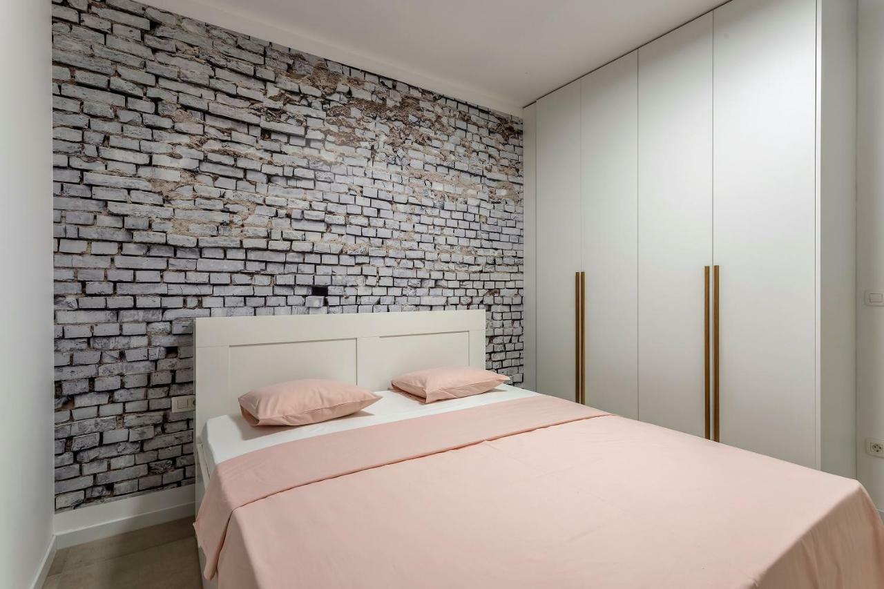 Luxury Apartment With Hot Tub Омиш Экстерьер фото